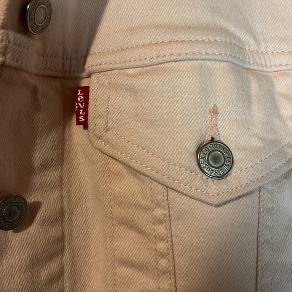 Levis - Picture 3 of 6